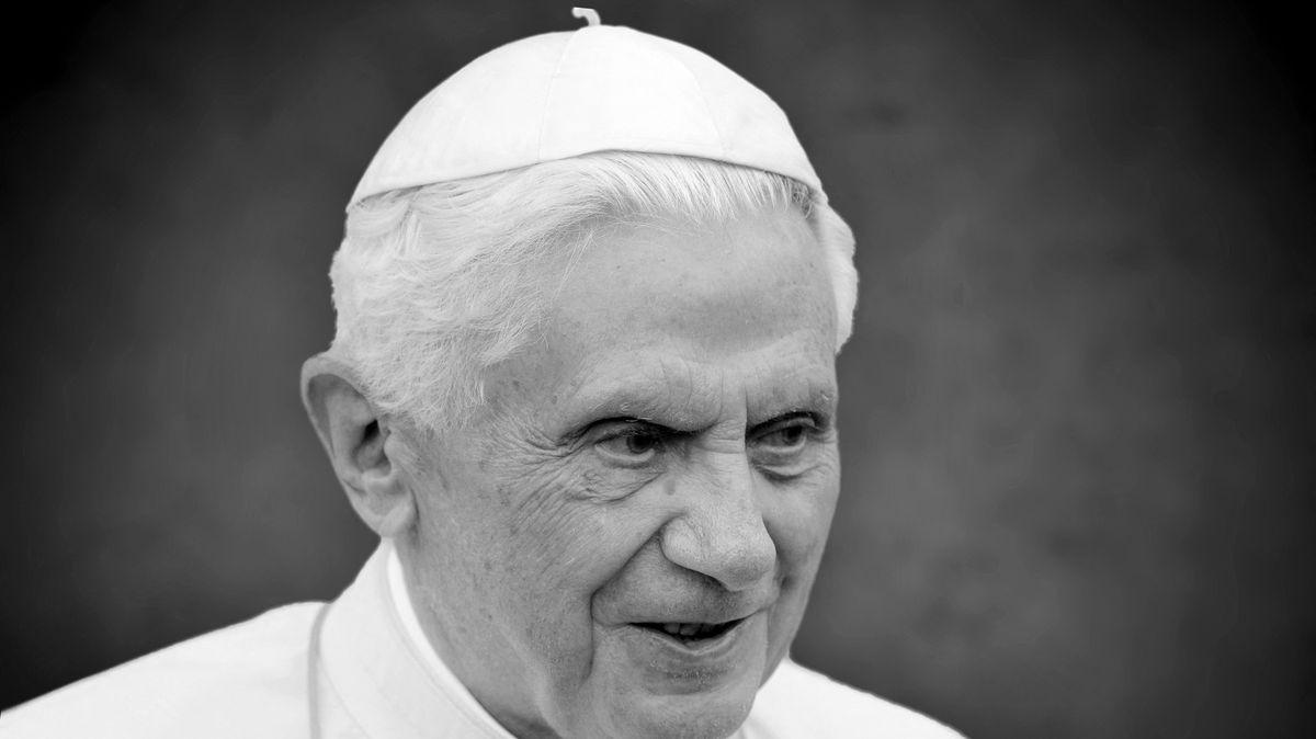 Zemřel bývalý papež Benedikt XVI.